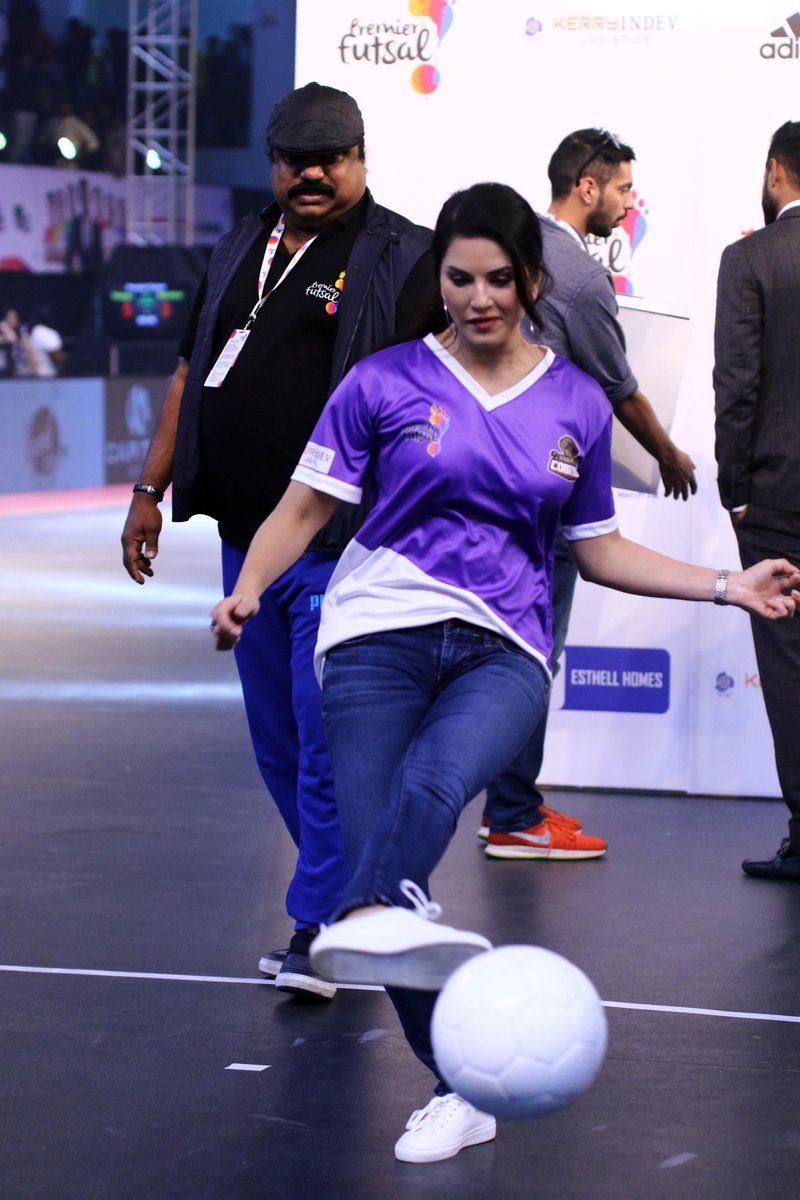 From Shah Rukh Khan to Sunny Leone, these Bollywood superstars own their sports team-ayh