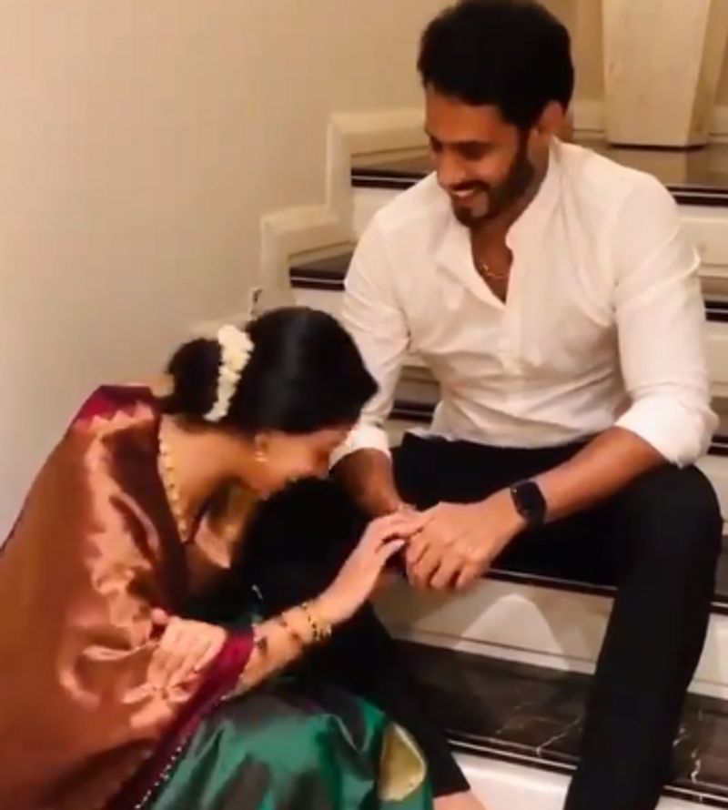 Reavthi blushes as Nikhil kumaraswamy acts something in-front of her dpl