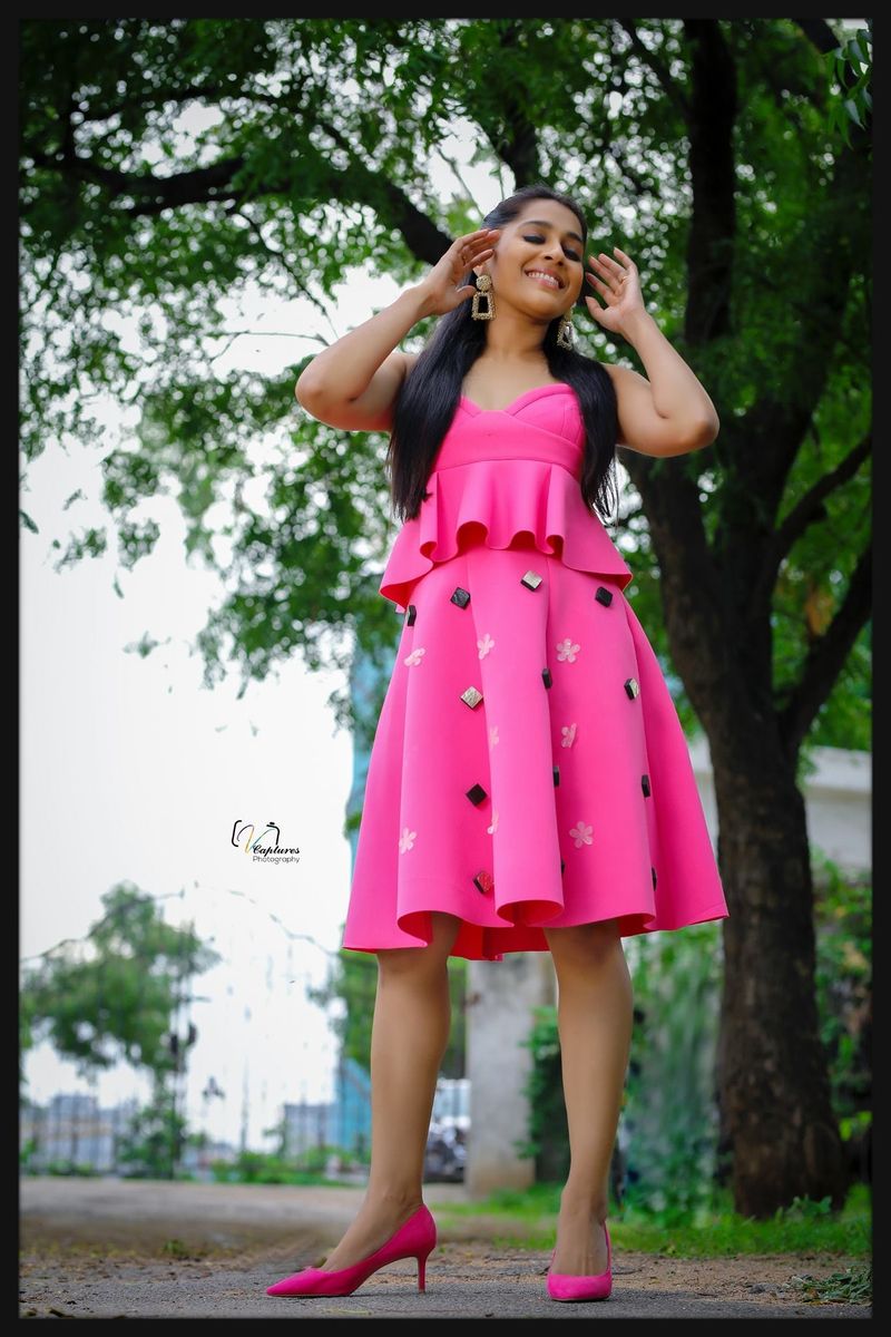 hot anchor rashmi gautam is ready to get marriage arj