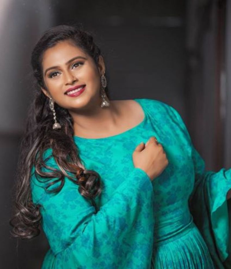 Kannada television actress bhramagantu geetha bharathi bhat received ccb inquiry notice vcs