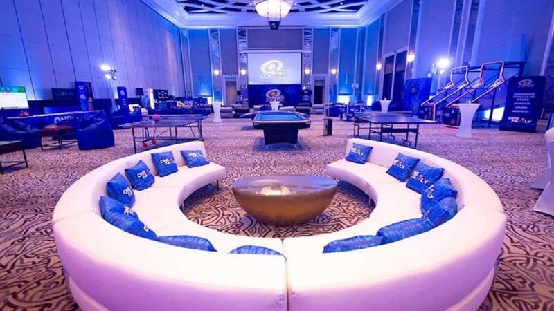 IPL 2021, Know about IPL 8 teams luxurious hotels and resorts and their cost at UAE spb