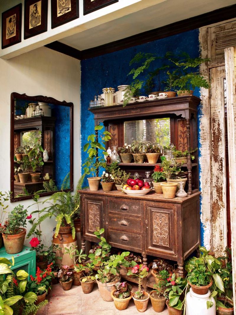 Sabyasachi Mukherjee second home in Kolkata