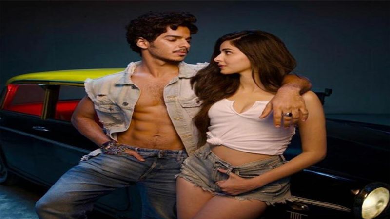 জানান, তিনি সারাদিন ইশ্নারে প্রফাইলে চোখ রেখেই বসে থাকেন। উপদেশও দেন। 