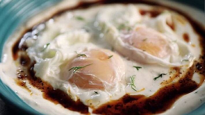 Make Healthy and Easy recipe of Turkish Poached Egg for egg lover BDD Make Healthy and Easy recipe of Turkish Poached Egg for egg lover BDD