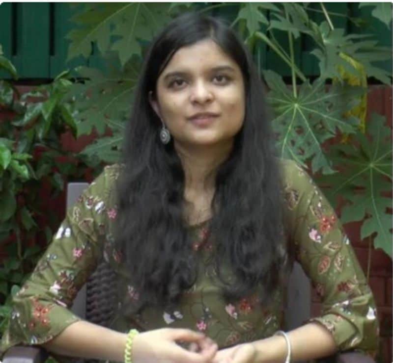 रिद्धिमा की बात करें तो उनका पहला अटेम्पट दो या ढ़ाई अंक से प्री पास नहीं हुआ था। हालांकि इस बारे में रिद्धिमा कहती हैं कि इस बात से कोई फर्क नहीं पड़ता कि आप कितने नंबर से सेलेक्ट नहीं हुए क्योंकि आखिरकार तो आपका साल खराब होता ही है और सेकेंड अटेम्पट के लिए आपको फिर पूरा एक साल इंतजार करना होता है। उन्होंने बताया कि पहले अटेम्पट में उनसे दो बड़ी गलतियां हुईं थीं। 