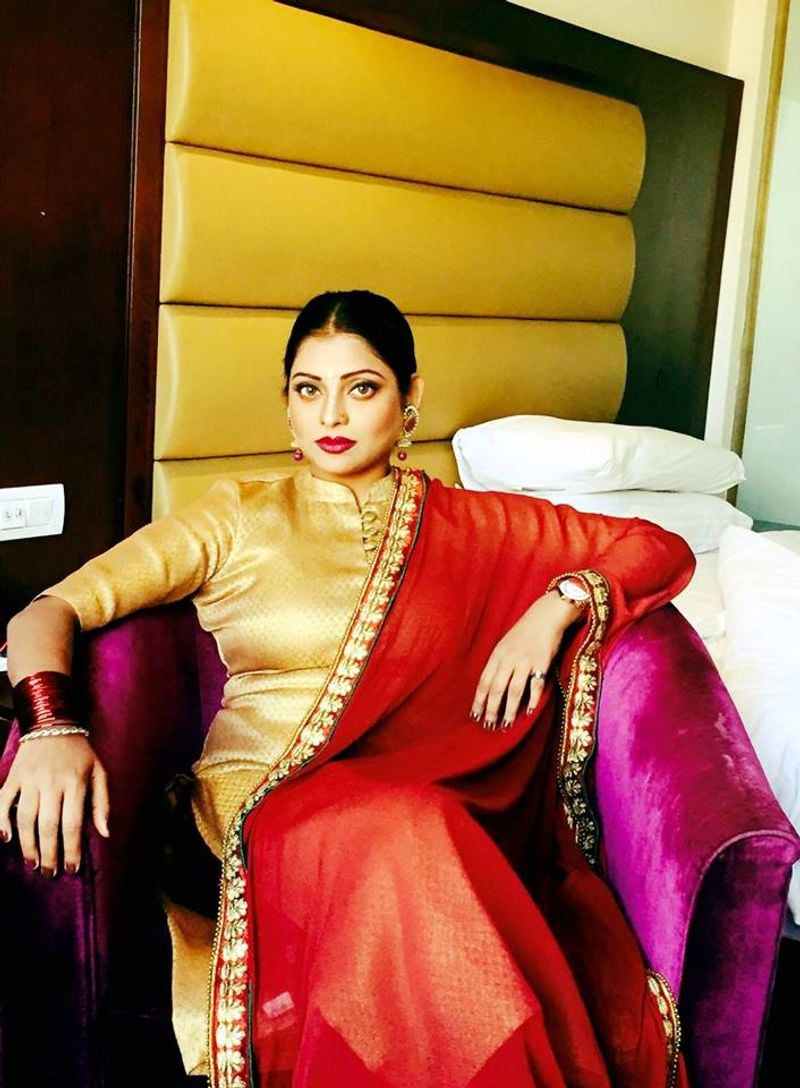 Rupaa Dutta accuses Anurag Kashyap of sending inappropriate texts dpl