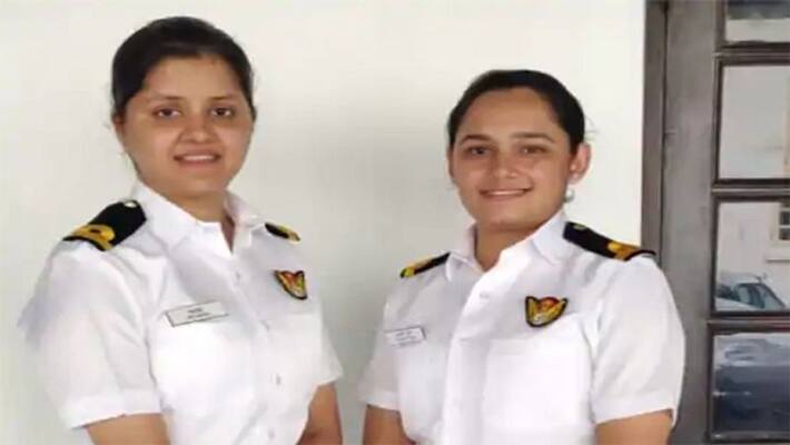 For the first time, 2 Indian women officers will be deployed on the warship For the first time, 2 Indian women officers will be deployed on the warship