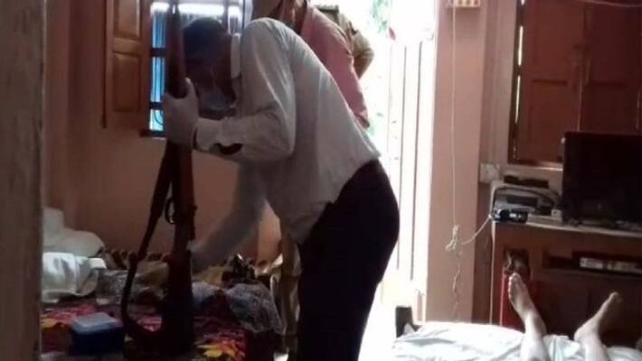 wife murdered by husband in auraiya up husband kept crying with his head in his lap kpr wife murdered by husband in auraiya up husband kept crying with his head in his lap kpr