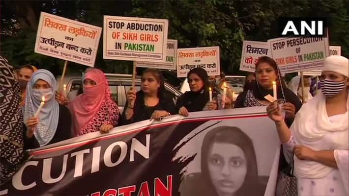 Protest by Shiromani Akali Dal in Delhi on forced conversion of girls from Sikh community in Pakistan Protest by Shiromani Akali Dal in Delhi on forced conversion of girls from Sikh community in Pakistan