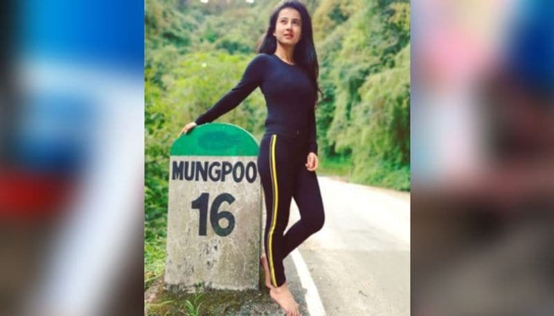 <p>কখনও হট লুকে ডান্স মুভ, কখনও আবার বর লোকের বেটি লো, মুহূর্তে ভাইরাল হয়ে ওঠে ভক্তমহলে। </p>