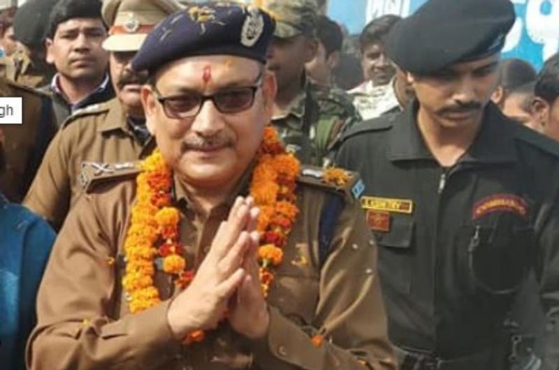 गुप्तेश्वर पांडेय 1987 बैच के आईपीएस अधिकारी थे। 31 जनवरी 2019 को उन्हें बिहार का डीजीपी बनाया गया था। उनका कार्यकाल 28 फरवरी 2021 को पूरा होने वाला था। लेकिन, राजनीति में आने के लिए पांच दिन पहले उन्होंने वीआरएस ले लिया था।
(फाइल फोटो)