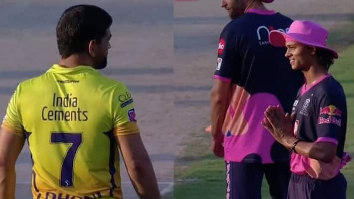 In his very first match of IPL Yashwashvi added Dhoni's forward hand fans said this is Indian culture kpl In his very first match of IPL Yashwashvi added Dhoni's forward hand fans said this is Indian culture kpl