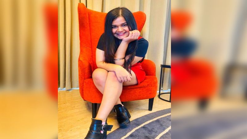 सिर्फ टेलीविजन ही नहीं सोलनी कई हिंदी और मराठी फिल्मों में भी काम कर चुकी हैं। वह जब 3 साल की थी तब से ही एक्टिंग कर रही हैं। उन्हें सबसे छोटी उम्र का कमीडियन भी कहा जाता हैं।