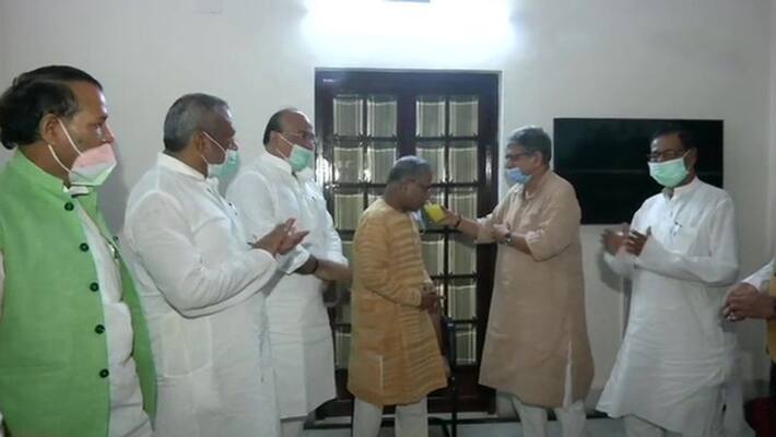 Rajya sabha deputy Chairman harivansh breaks fast observed against unruly behaviour KPY Rajya sabha deputy Chairman harivansh breaks fast observed against unruly behaviour KPY