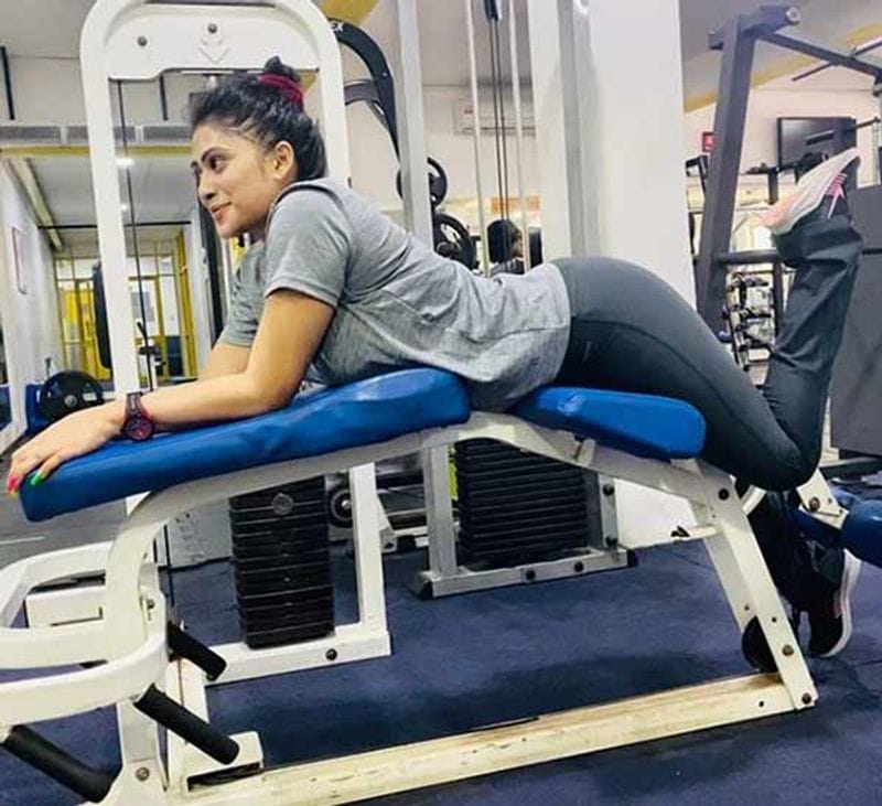 Netizens troll on Srilankan Actress queen Piumi Hansamali videos