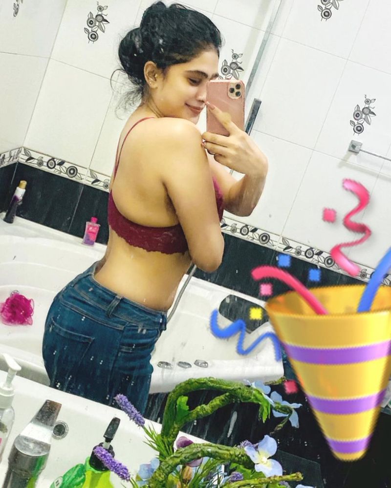 Netizens troll on Srilankan Actress queen Piumi Hansamali videos