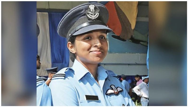 shivangi singh became the first female pilot of rafale squadron