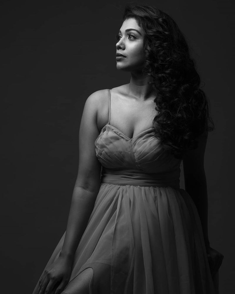 Bigg boss fame Riythvika Latest hot photo shoot going viral