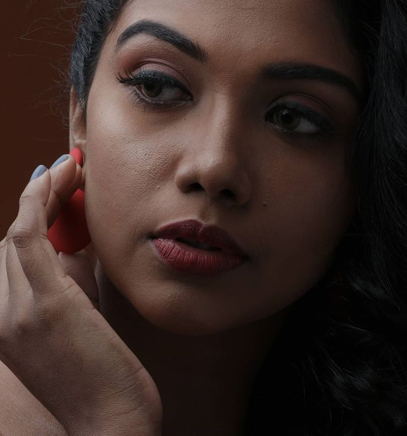 Bigg boss fame Riythvika Latest hot photo shoot going viral