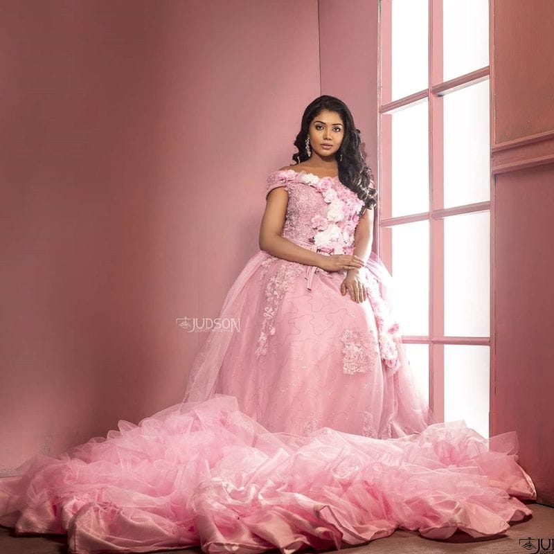 Bigg boss fame Riythvika Latest hot photo shoot going viral