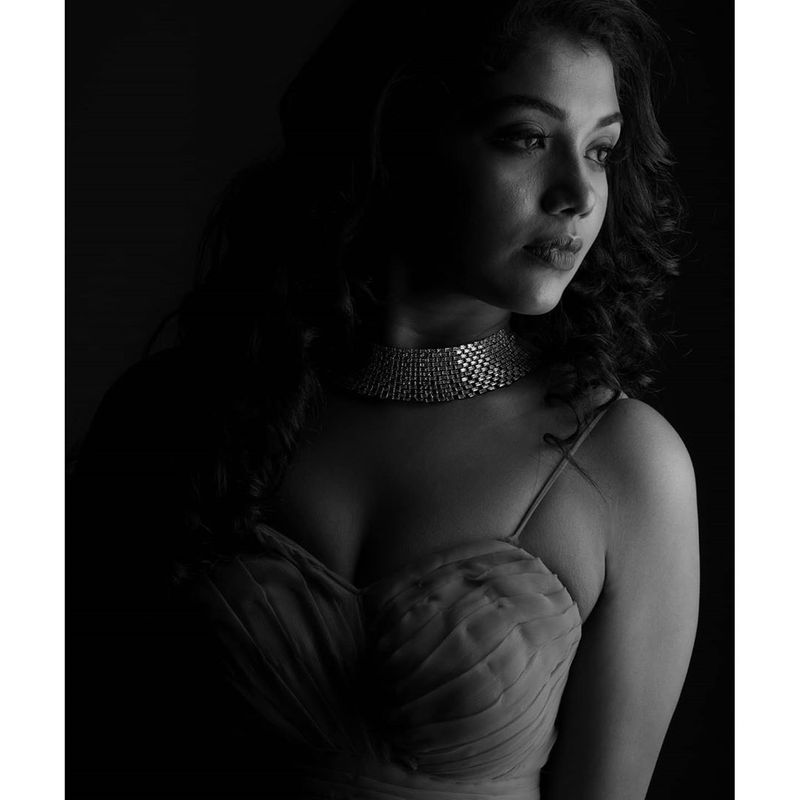 Bigg boss fame Riythvika Latest hot photo shoot going viral