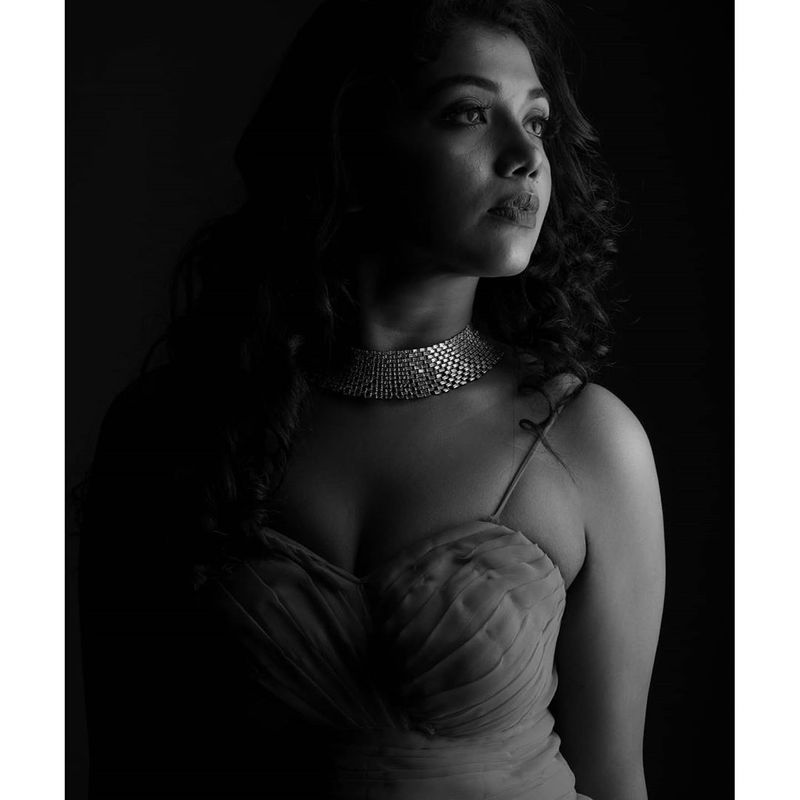 Bigg boss fame Riythvika Latest hot photo shoot going viral