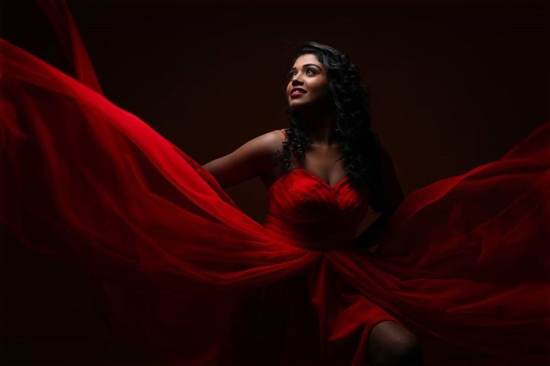 Bigg boss fame Riythvika Latest hot photo shoot going viral