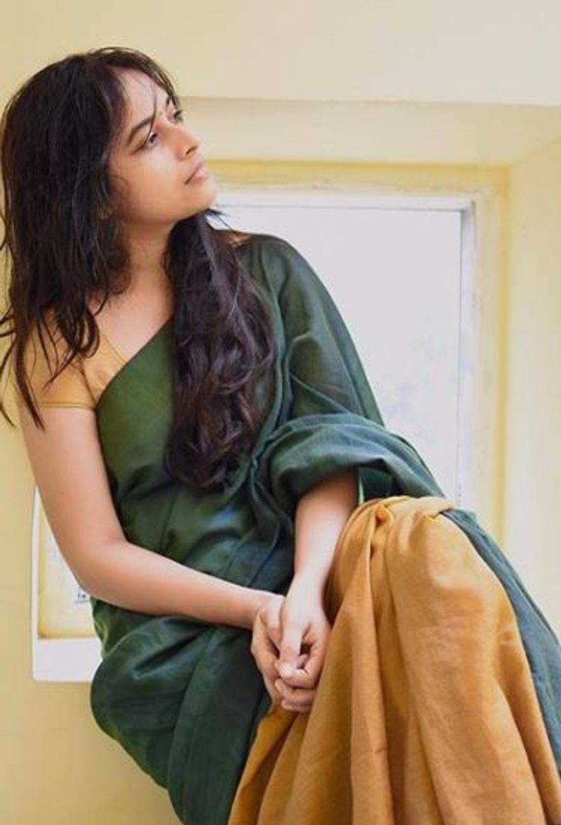 actress sri divya without makeup photos