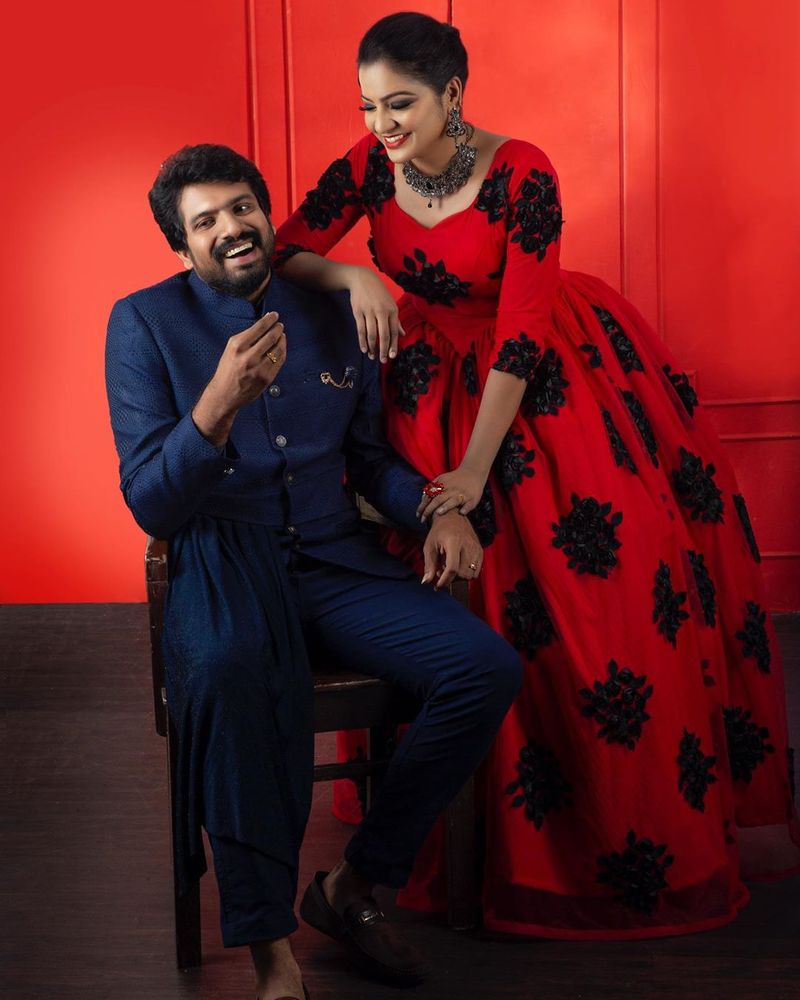 Pandian Stores Chitra First time release a photo with Her Future Husband going viral