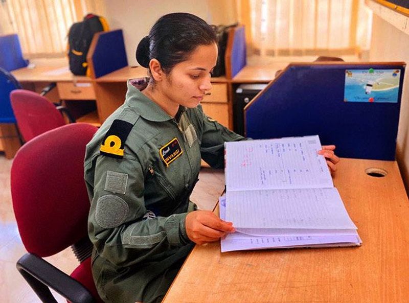 first woman fighter pilot of indian air force