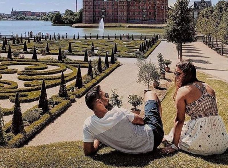 Scientific reasons behind falling in love and life is beautiful