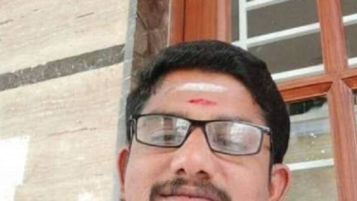 Tamil Nadu minister's aide abducted at knife point ..! Tamil Nadu minister's aide abducted at knife point ..!