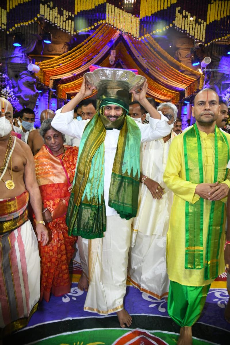 AP CM Jagan Participate Srivari Brahmotsavam At Tirumala
