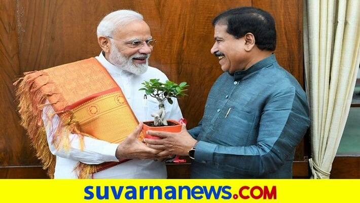 Congress Leader dinesh gundurao Hits Back at Minister DV Sadananda Gowda rbj Congress Leader dinesh gundurao Hits Back at Minister DV Sadananda Gowda rbj