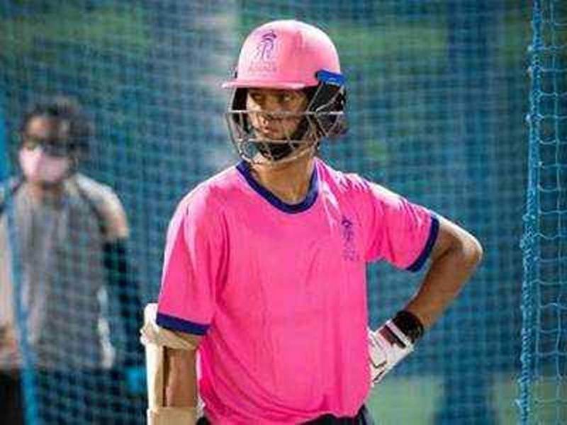Yashasvi Jaiswal Greets Dhoni