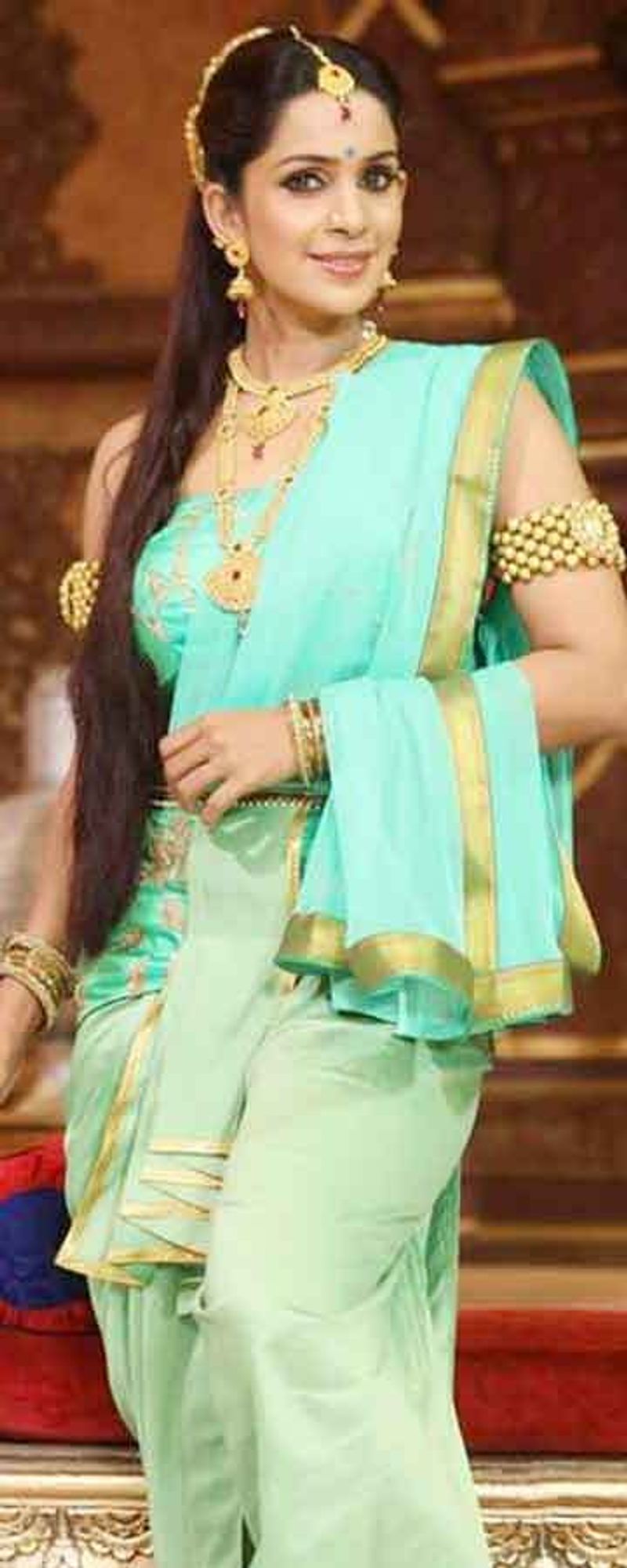 chennai model participate in biggboss seasson 4