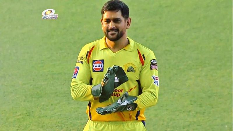 కేదార్ జాదవ్ను వెంటనే చెన్నై సూపర్ కింగ్స్ నుంచి తొలగించాలని ఆన్లైన్ పిటిషన్ వేసి సంతకాలు సేకరిస్తున్నారు చెన్నై సూపర్ కింగ్స్ అభిమానులు. 