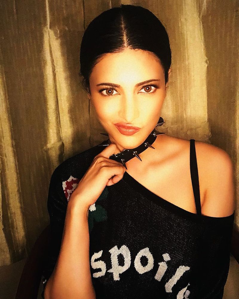 shruthi haasan setirs on chiranjeevi ntr ram charan rajamouli arj