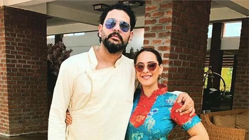 Hazel Keech Shares An Adorable Pic With Hubby Yuvraj Singh Asks Him To come Home