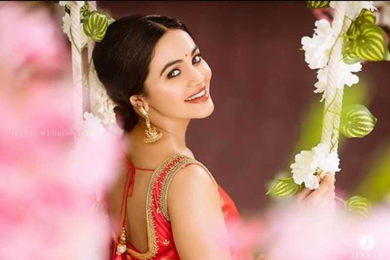 gv prakash sisiter bhavani sree latest saree photo gallery