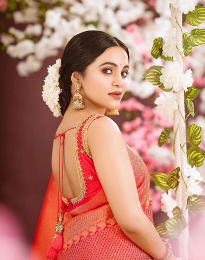 gv prakash sisiter bhavani sree latest saree photo gallery