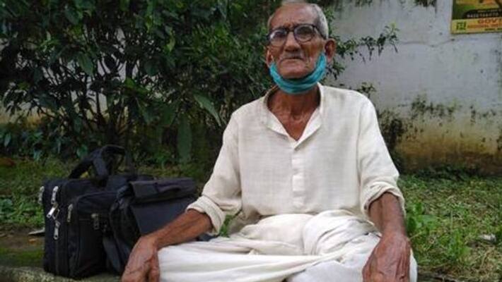 Bihar elections 2020 jharkhand ranchi 85 year old friend came to meet lalu yadav Bihar elections 2020 jharkhand ranchi 85 year old friend came to meet lalu yadav