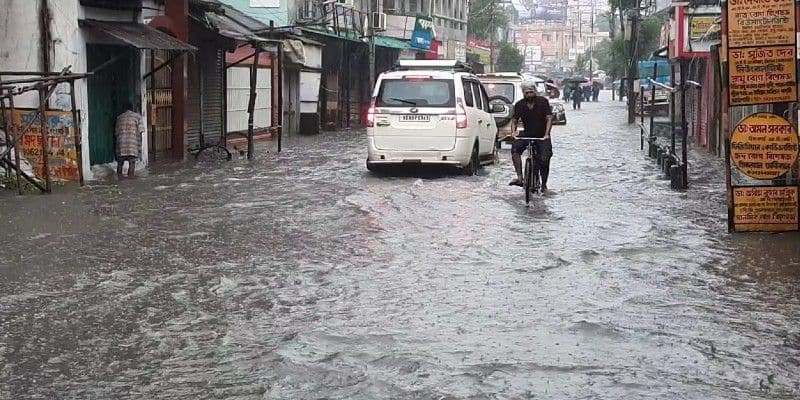 8 districts heavy rain alert...meteorological centre