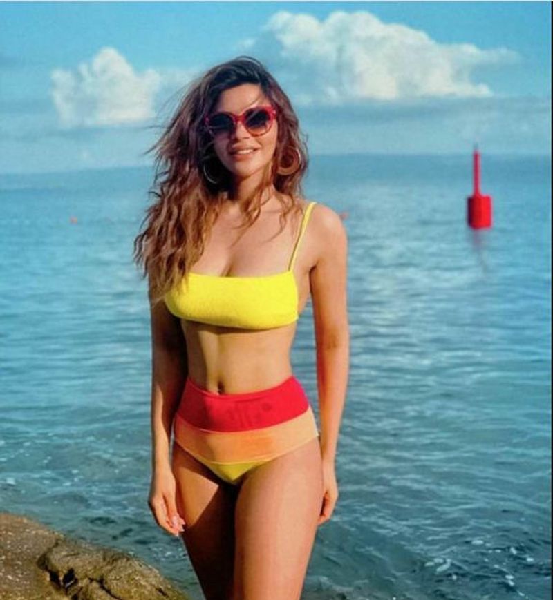shama sikander Bikini Video goes viral