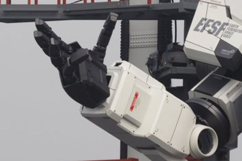 Japanese giant Gundam robot shows off its moves