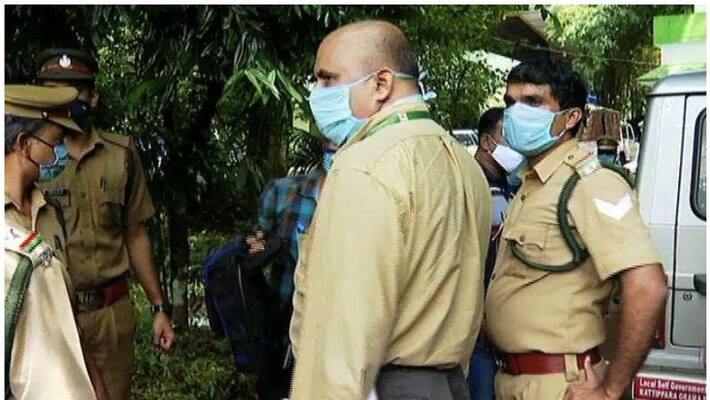 Five arrested for attempting to attack Kozhikode DFO Five arrested for attempting to attack Kozhikode DFO