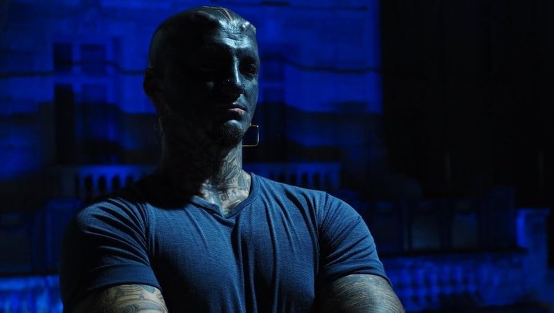 Man transforms himself into black alien by having nose REMOVED