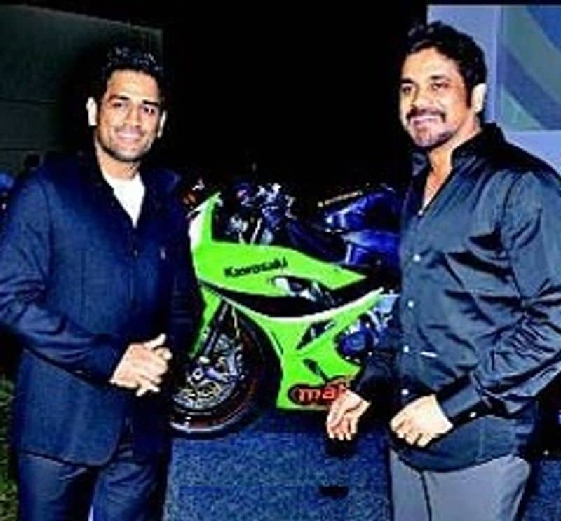IPL 2020: From John Abraham to Sushant Singh Rajput, MS Dhoni's 5 connections with Bollywood-ayh