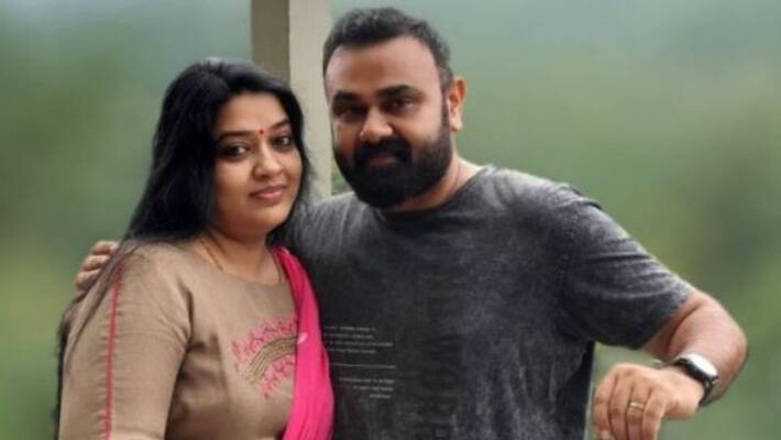 Actor shaju sreedhar wish happy birthday to his wife chandini note and image got viral Actor shaju sreedhar wish happy birthday to his wife chandini note and image got viral