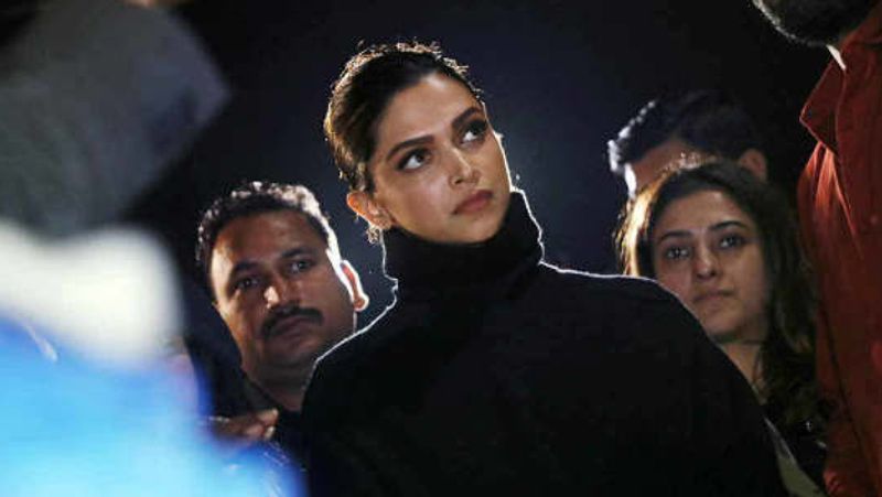 actress Deepika paducone arrives at ncb office for interrogation about her drug chat BRd